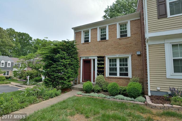 townhouses at 5729 Heritage Hill Ct, Alexandria 22310