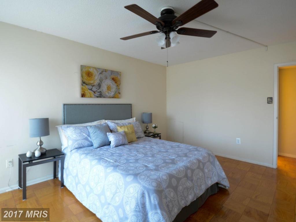 Photo of 1300 Army Navy Dr #330