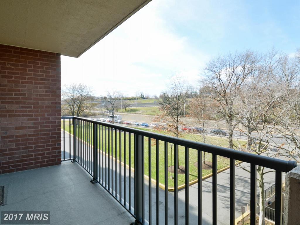Photo of 1300 Army Navy Dr #330