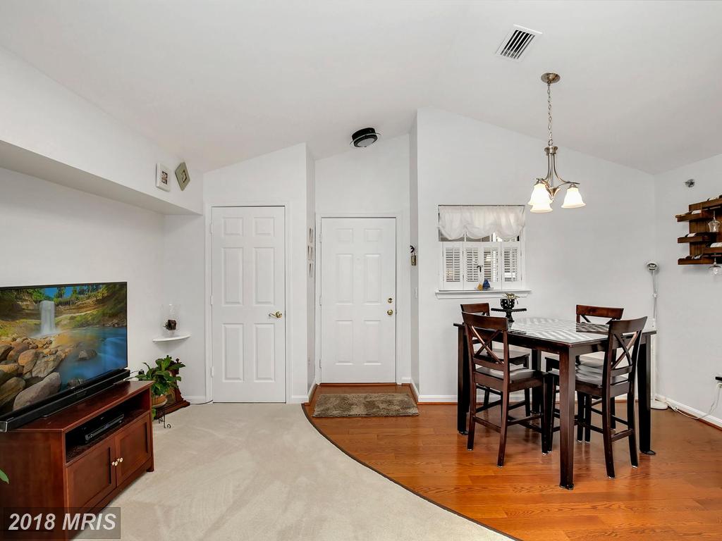 5632 Willoughby Newton Dr #34, Centreville, VA 20120