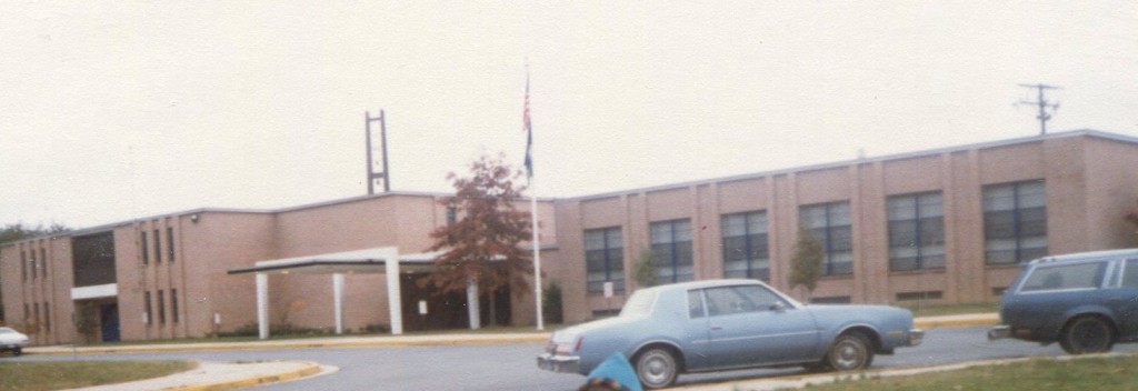 old Pine Ridge Elementary School on Woodburn Rd, circa 1981, before it closed and the building became a police station.1980